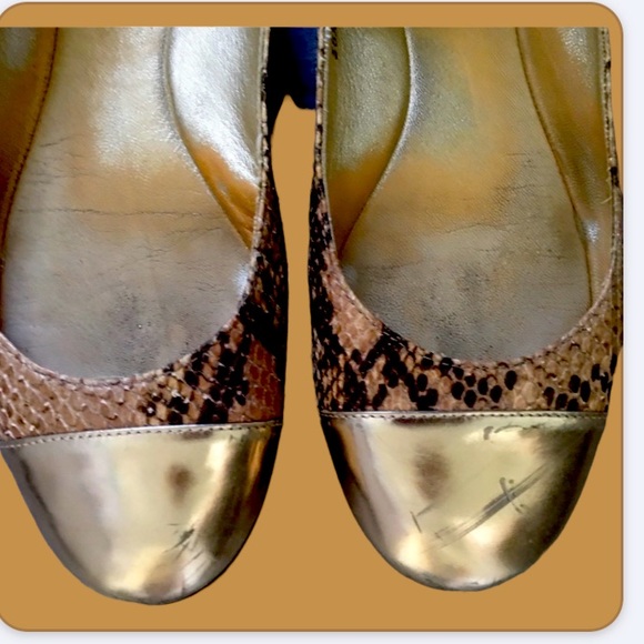 Jimmy Choo 38.5 Gold Metallic Leather Cap Toe Flats - Picture 5 of 8